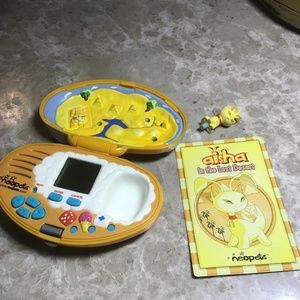 Hard to find!!! NEOPETS  AISHA 2002 electronic game with figure